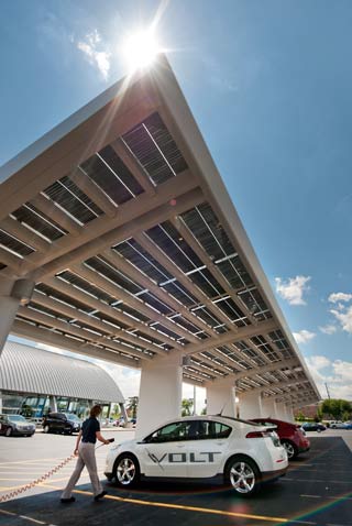 gm-solar-ev-canopy-vertical1