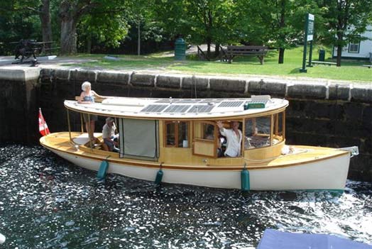 solar-boat-wooden